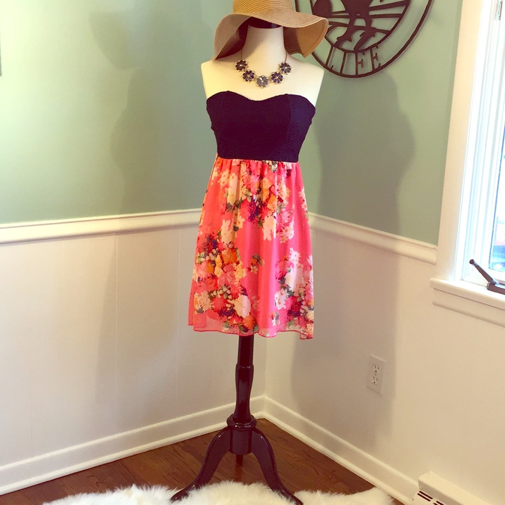 Velvet Room | S floral Sweetheart Neckline Dress
